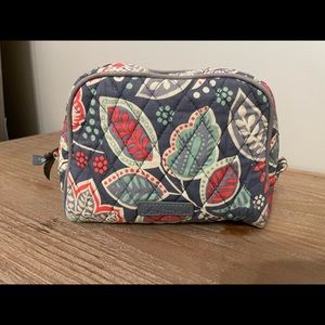 Vera Bradley small cosmetic bag • clean • Barry used